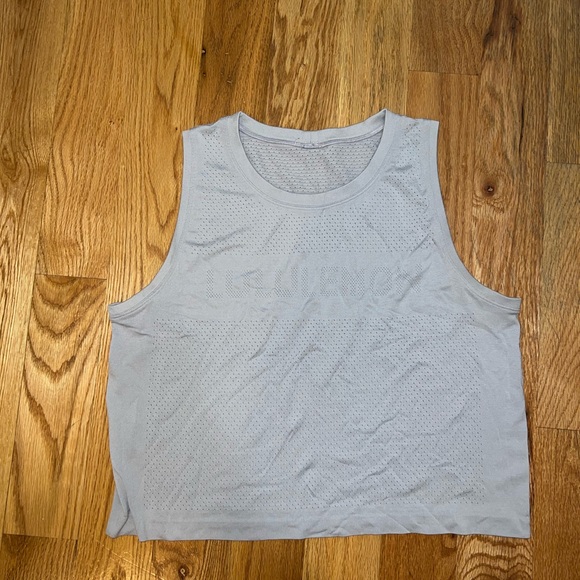 Lululemon Cropped Workout Tank 8 - Picture 3 of 3